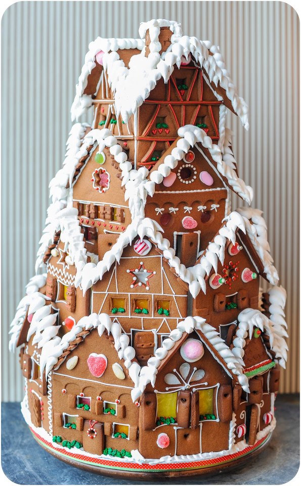 20 Of The Most Amazing Gingerbread Houses - Fun Money Mom