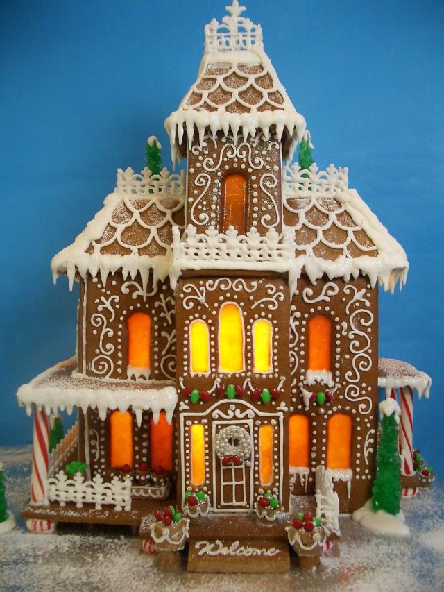 20 Amazing Gingerbread House Ideas - Fun Money Mom