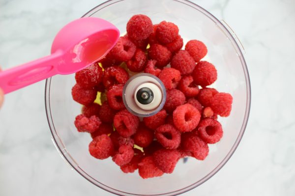 Summer-Berry-Salad-Raspberry-Vinaigrette-4
