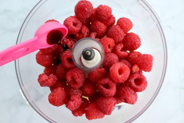 Summer-Berry-Salad-Raspberry-Vinaigrette-2