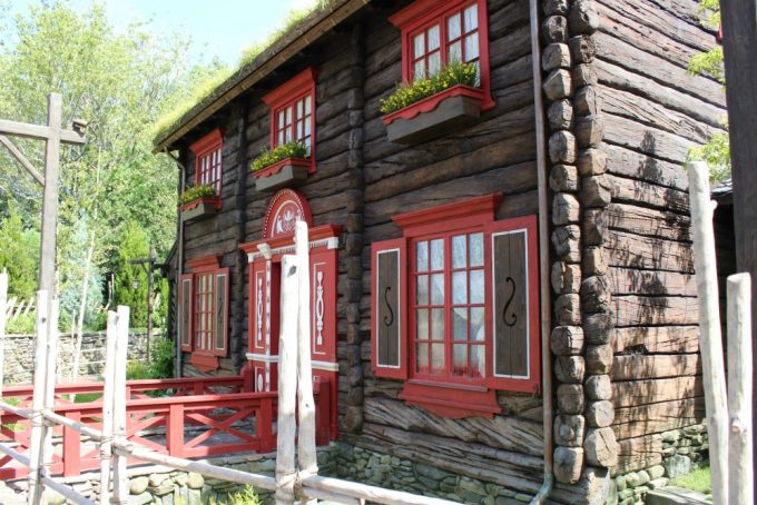 new-disney-world-attractions-anna-elsa-cottage
