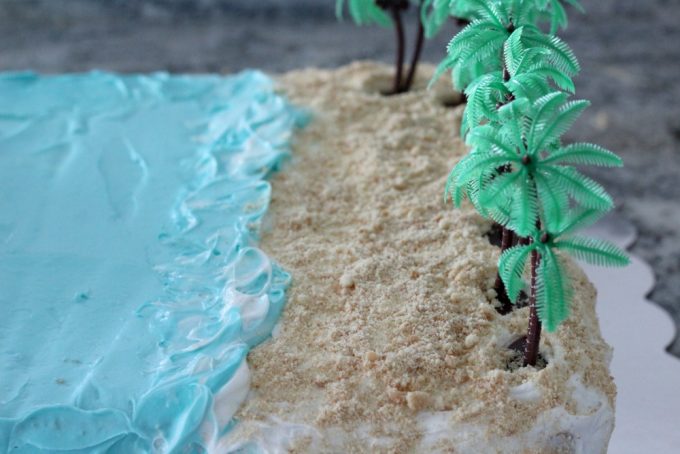 Every tropical island needs sand and palm trees and it's one of my favorite Moana cake ideas