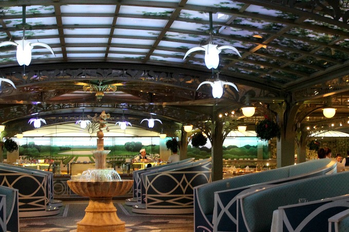 The magical ceiling in the Enchanted Forest changes colors as you dine