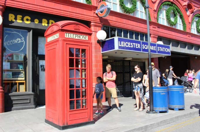 Harry Potter fans can call the Ministry Of Magic from the phone booth in The Wizarding World Of Harry Potter