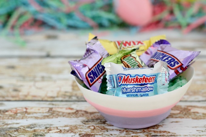 These edible chocolate bowls are perfect for holding all your Easter candy