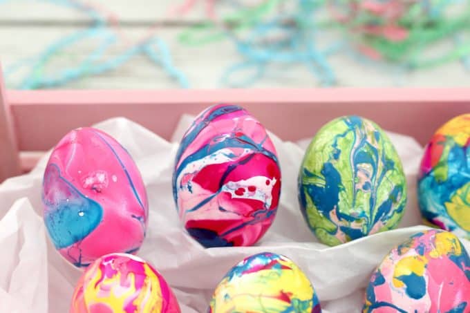 Marbleized eggs is one of my new favorite Easter egg decorating ideas