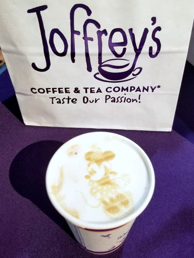 Minnie Mouse coffee from Joffrey's at the 2018 #DSMMC Day Three