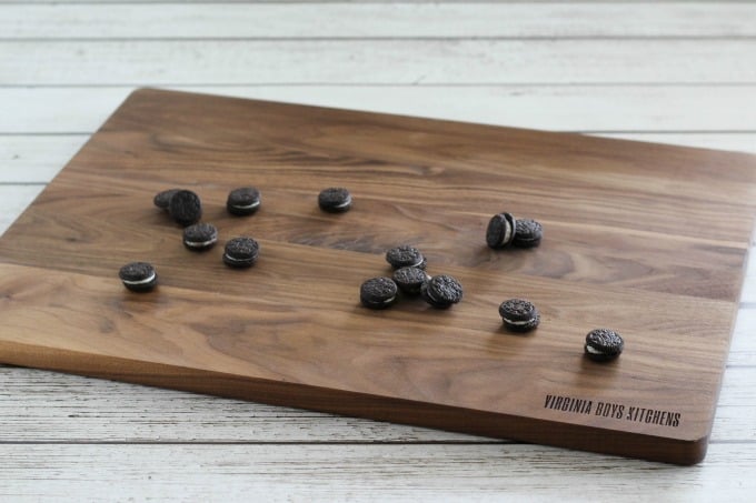I'm not sure if I like this Arousing Appetites cutting board more for cutting food or displaying food.