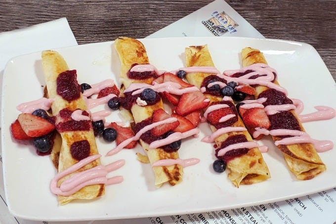 Crepes With Fresh Berries 