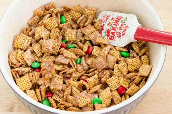 Holiday Party Mix Recipe With Snickers And M&M’s