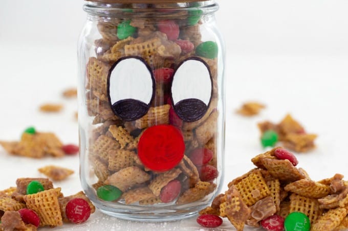 Fill your Christmas mason jar with yummy treats
