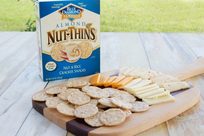 Nut-Thins with cheese