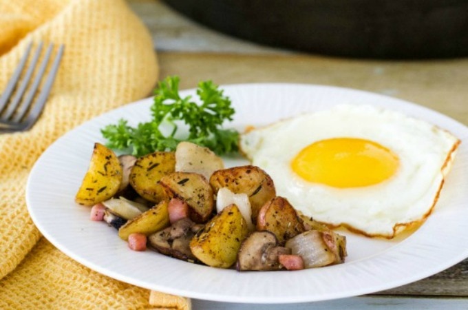 Breakfast Potatoes With Ham, Onion And Mushrooms