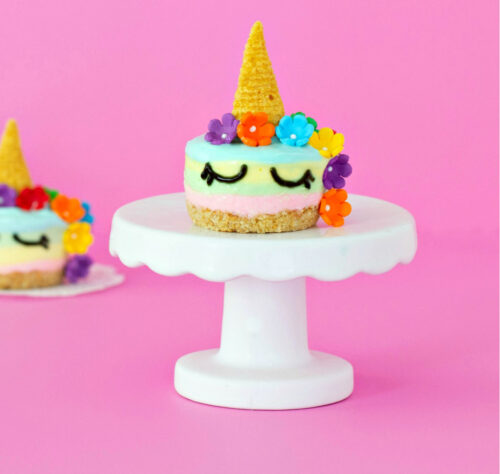 mini cheesecake with a unicorn theme