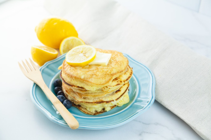 Lemon ricotta pancakes with blueberries