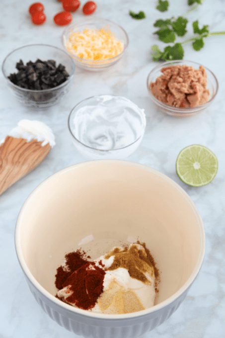 Ingredients for seasoned sour cream
