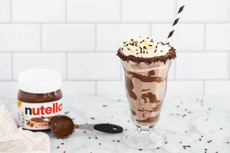 Easy Nutella Milkshake Recipe (Just 3 Ingredients)