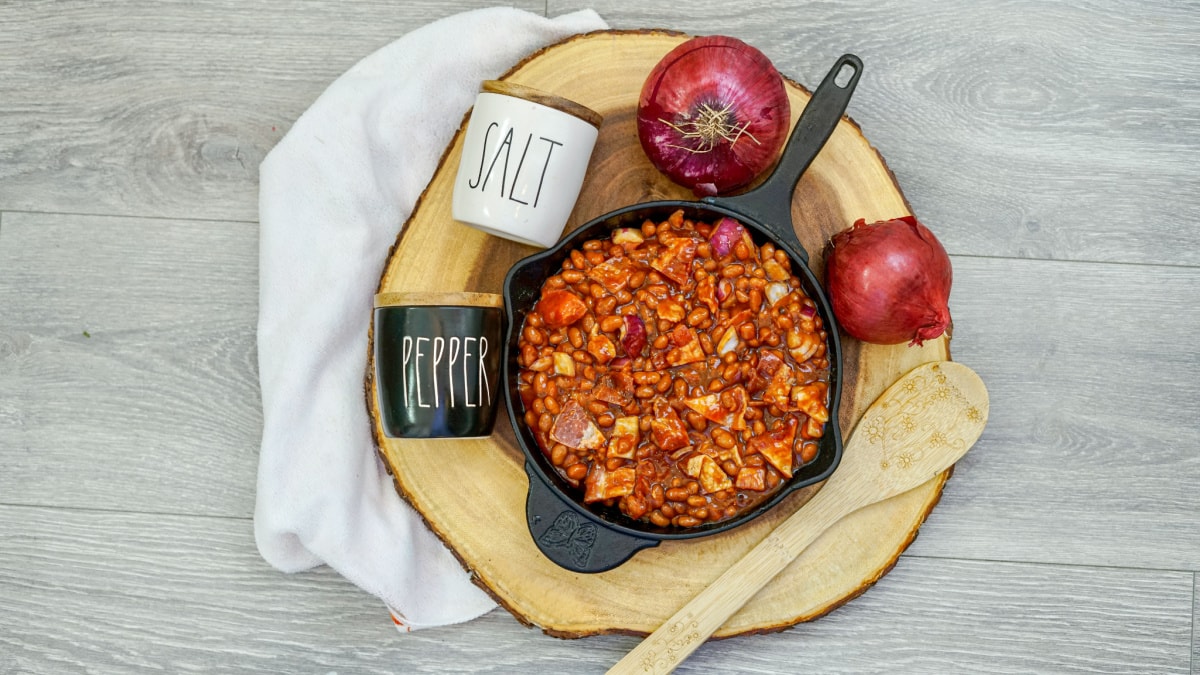 Bacon baked beans in a skillet