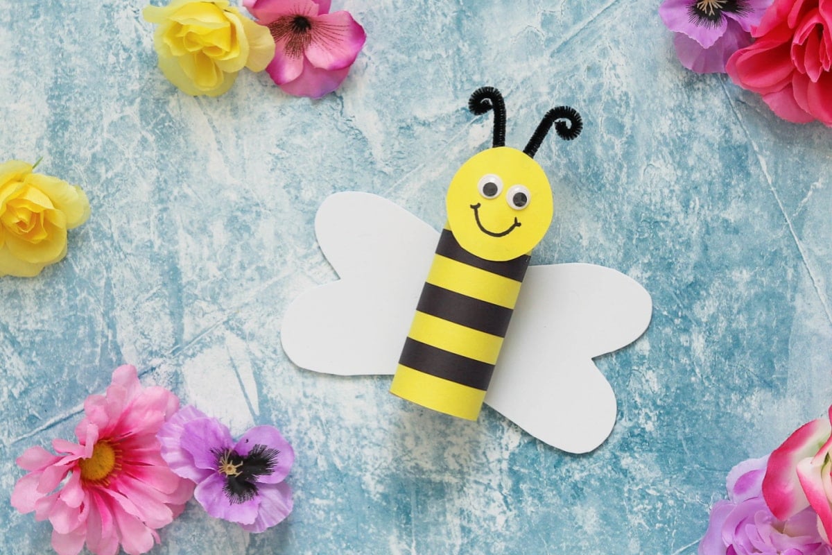 Toilet paper roll bumblebee craft with flowers
