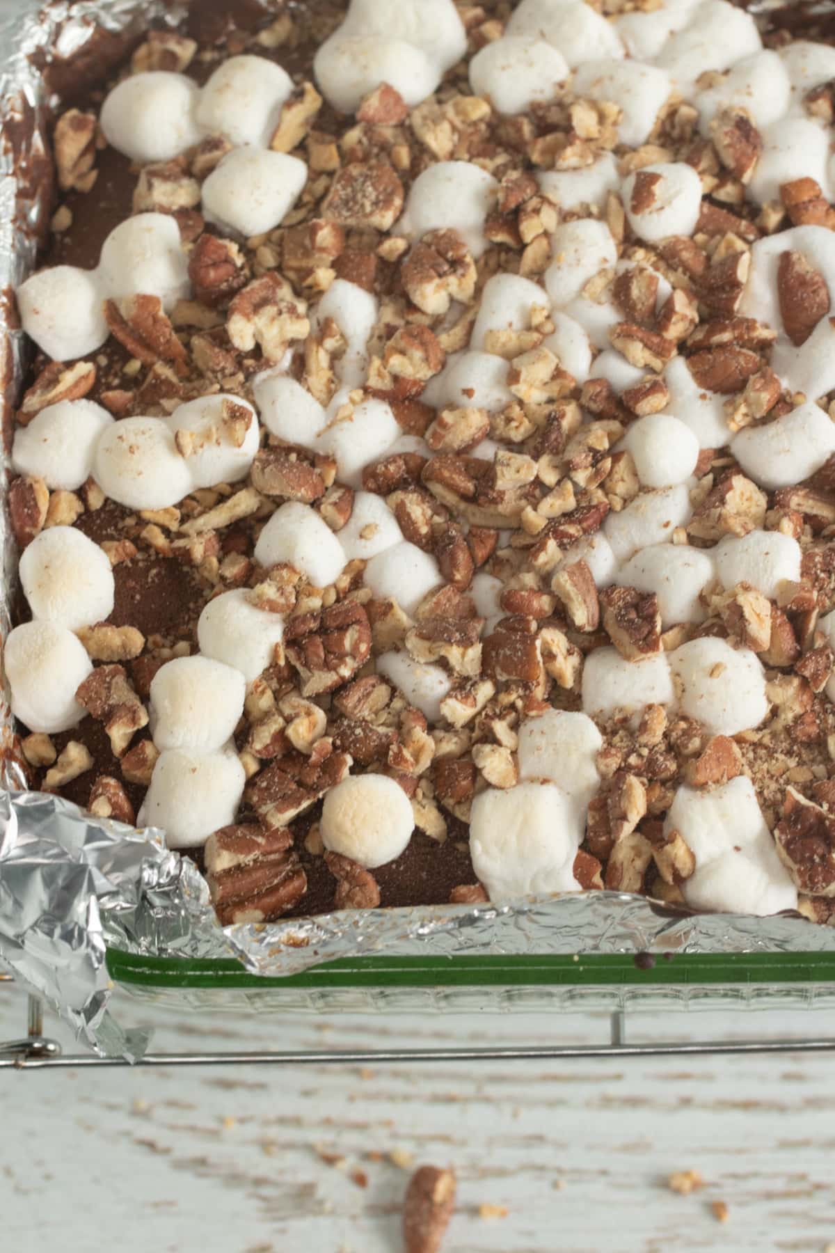 Marshmallow and pecan topping for mud cake