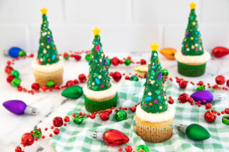 Christmas tree cupcakes feature