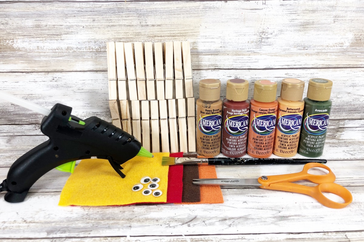 Supplies for clothespin turkey craft