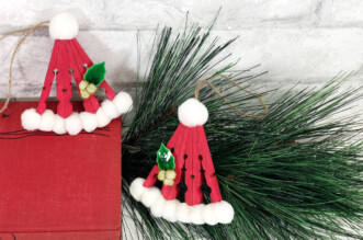 Clothespin Santa Hat Ornaments feature
