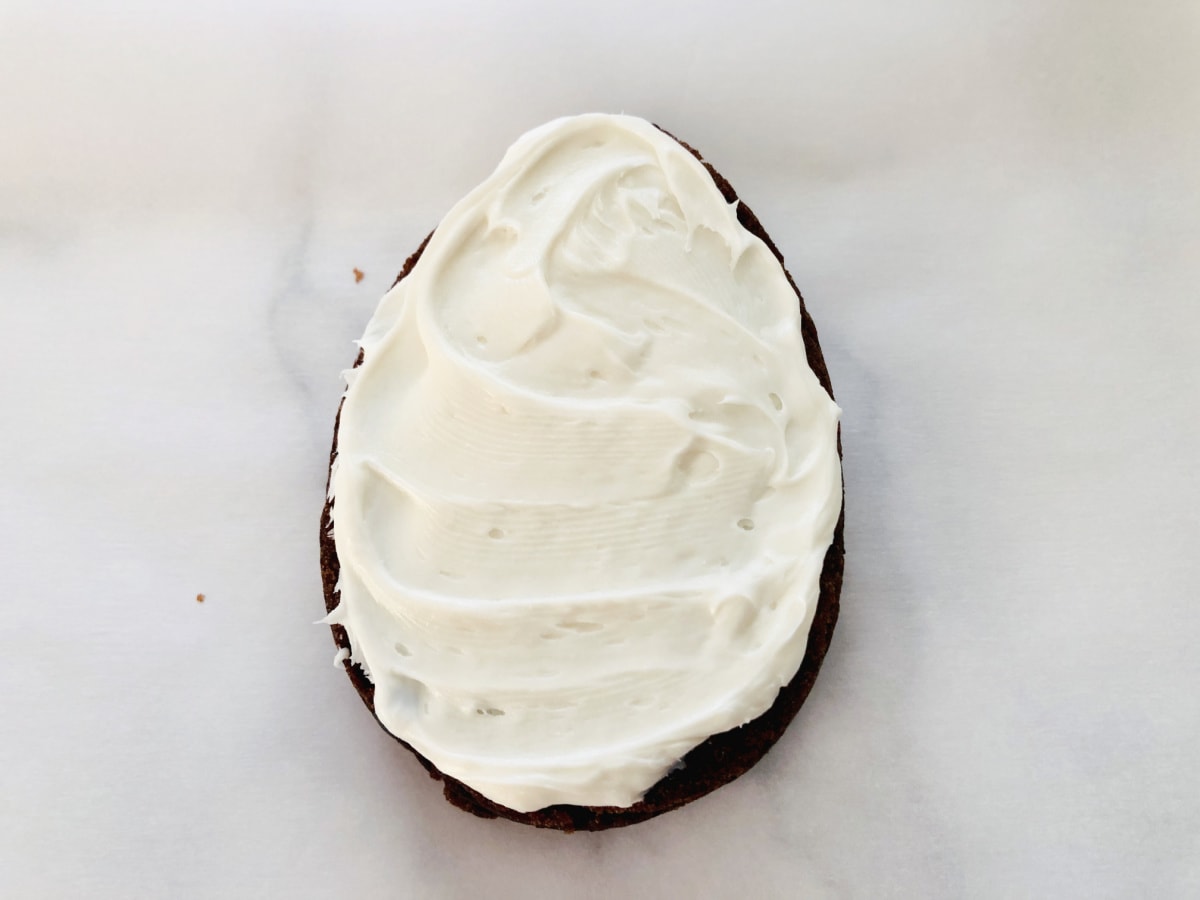 Easter Egg Brownie with frosting