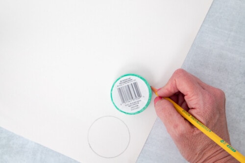 Tracing a washi tape roll to make a circle