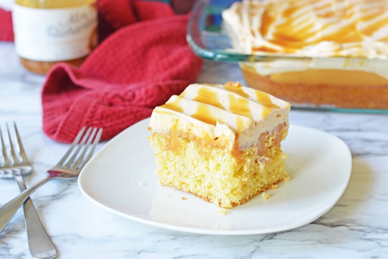 Easy Butterbeer Poke Cake Recipe