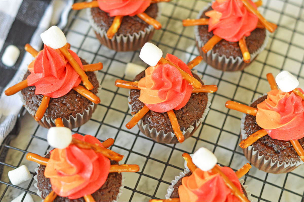 Campfire cupcakes with mini marshmallow pretzels