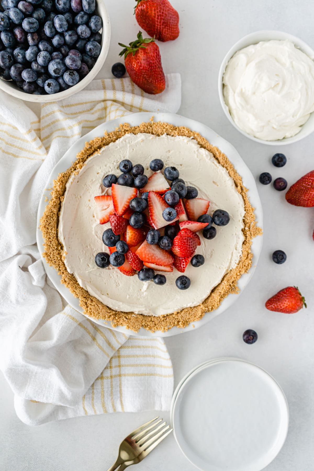 No bake cool whip cheesecake with berries