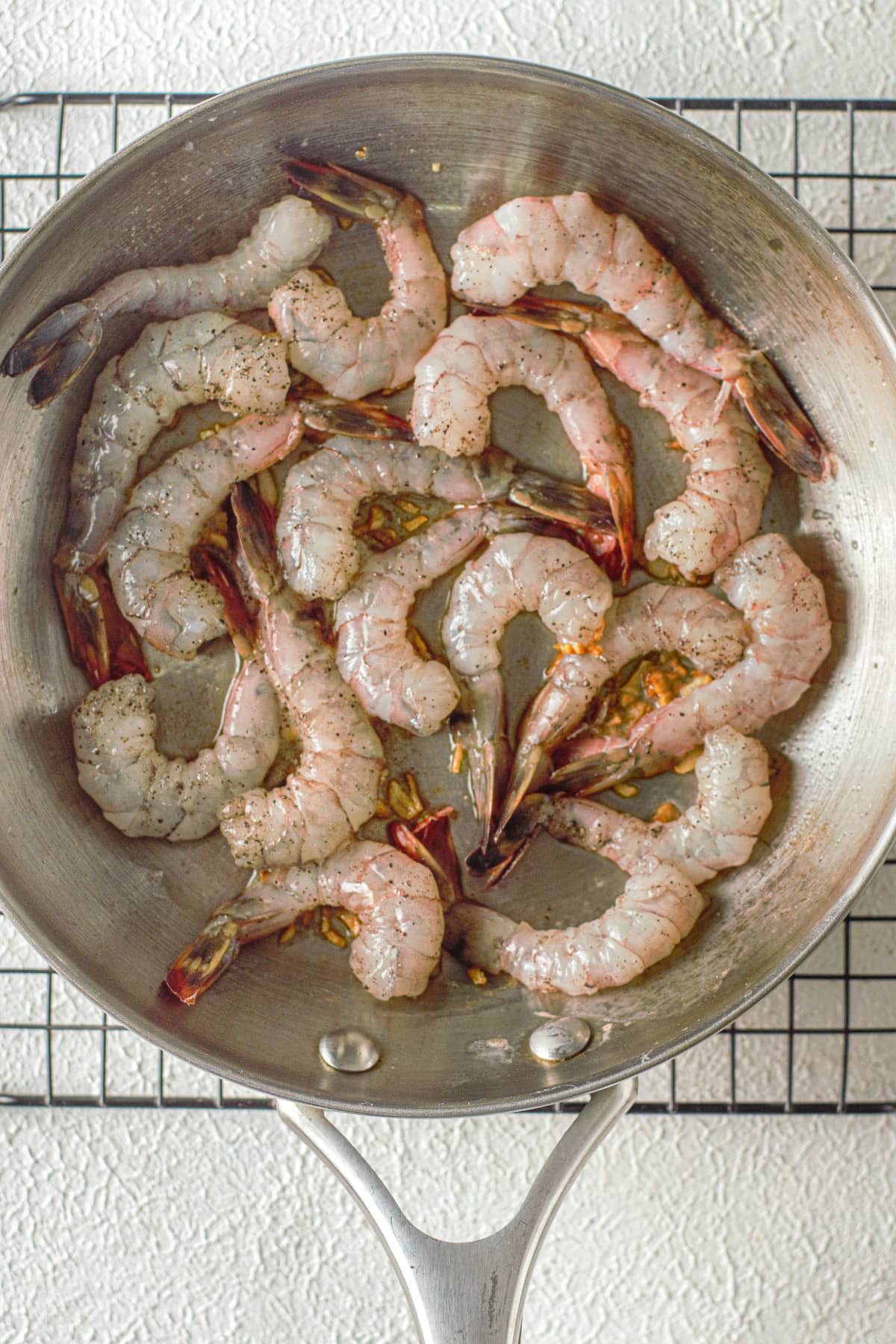 Shrimp in frying pan