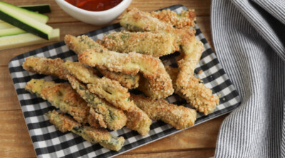 Baked zucchini fries with marinara on the side