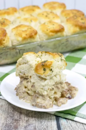 Biscuits and gravy casserole