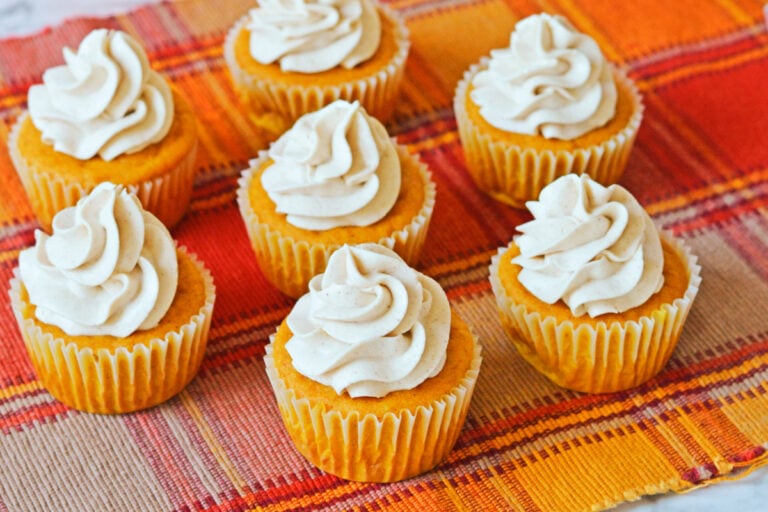 Easy Pumpkin Cupcakes (With Cream Cheese Frosting)