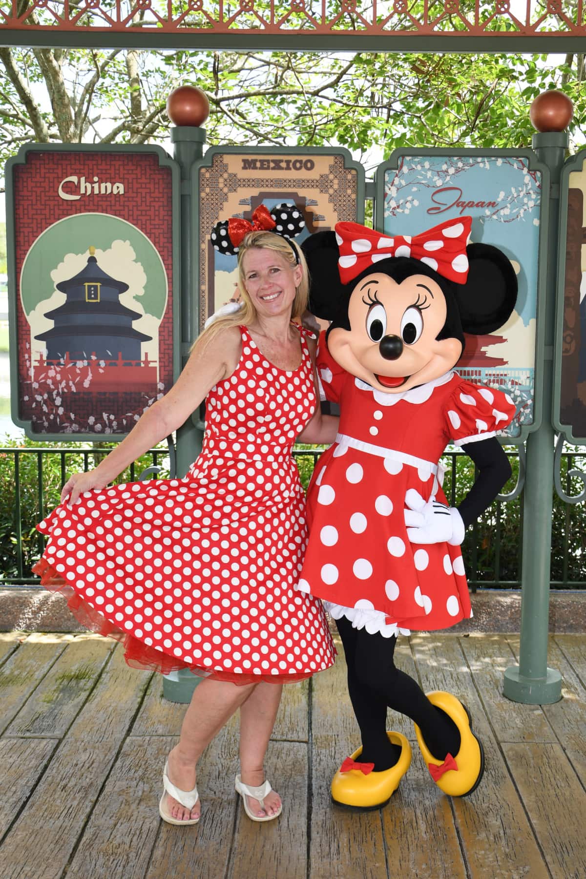 Picture with Minnie Mouse