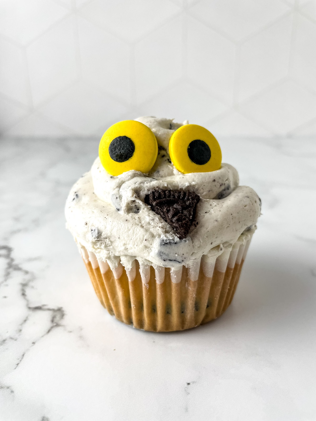 Oreo cupcake made to look like an owl