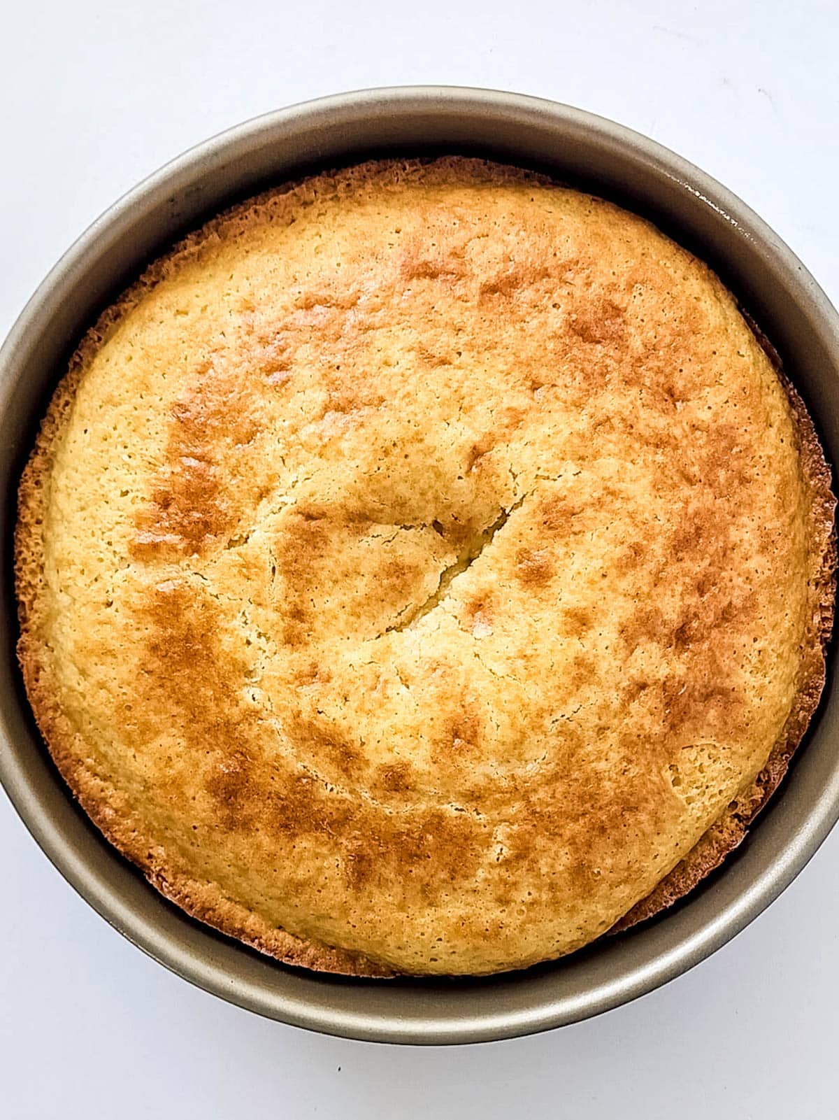 Cake baked in round cake pan