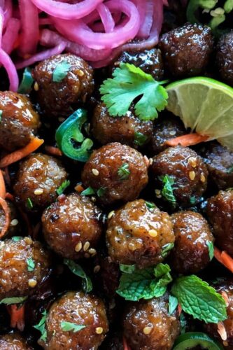 Meatballs with lime and sesame seeds