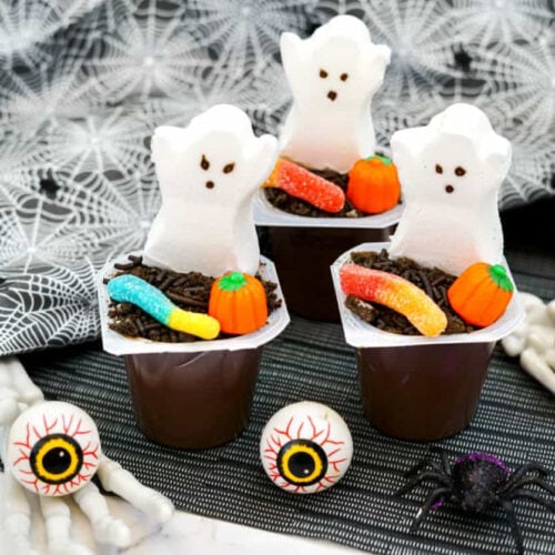 Halloween ghost marshmallow popsicles.