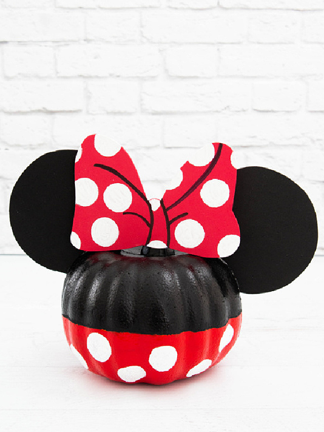 Painted Minnie Mouse Pumpkin story